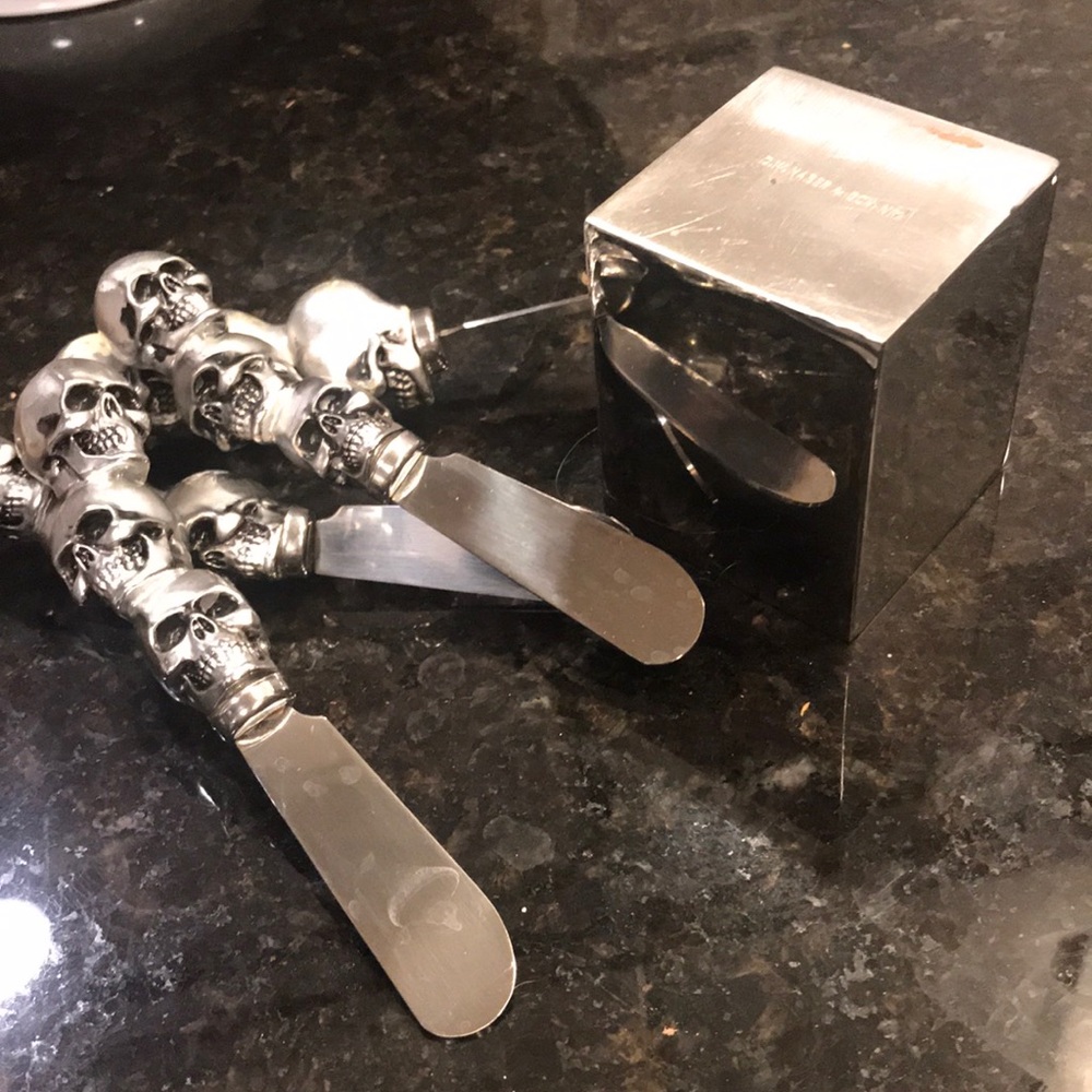 Skull 💀 Hors O’Deuvres Spreader Set